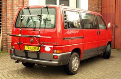 VW <br> Bus T4 <br> mit Heckklappe <br> Bj. 07/1990 bis 04/2003 <br> Grundtrger <br> 811215N 215N